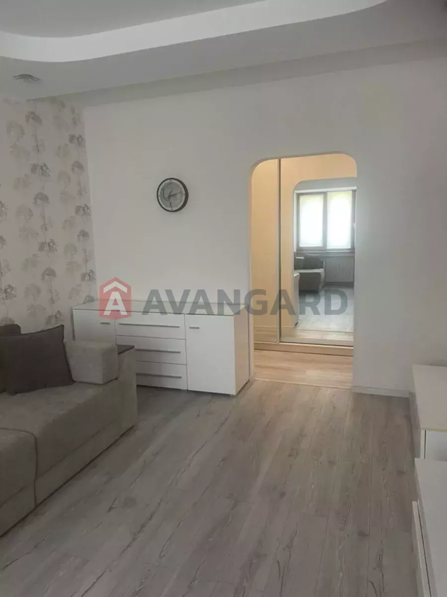 3 ��. ��������, 65/-/10 ��. �., 3/9 ������ ���� 4