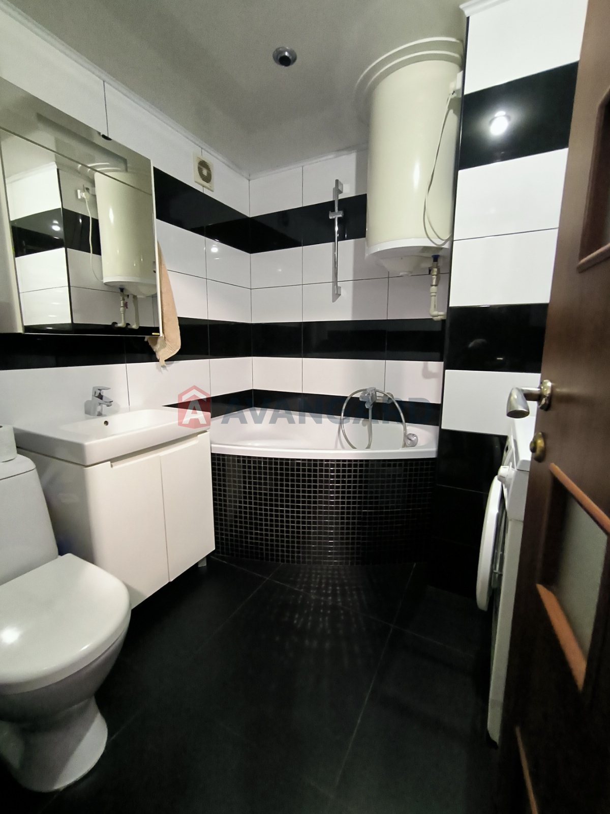 2 ����. ��������, 43/-/7 ��. �., 4/5 ���� ���� 12