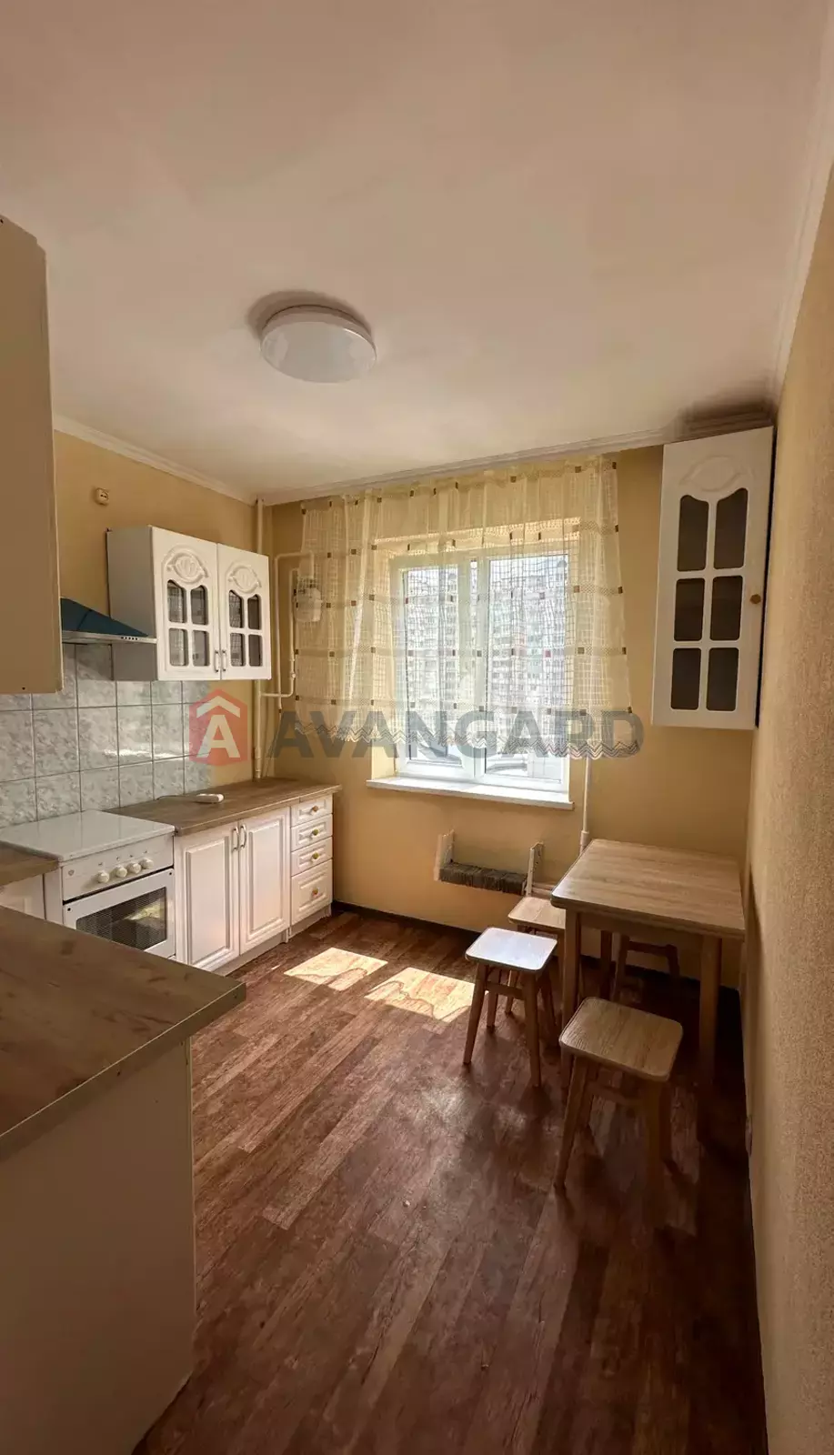 2 ��. ��������, 50/40/8 ��. �., 9/10 ������ ���� 5