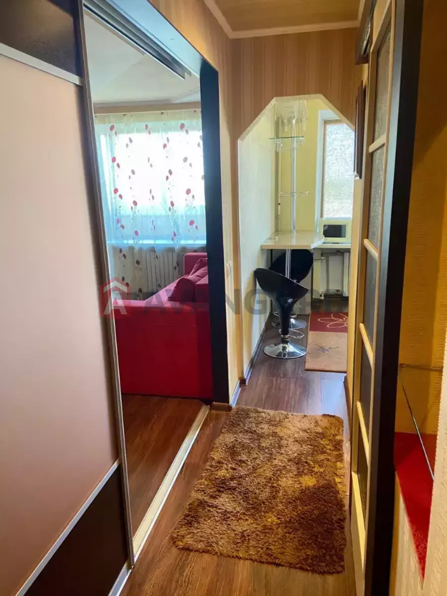 1 ����. ��������, 32/-/- ��. �., 9/9 ���� ���� 4