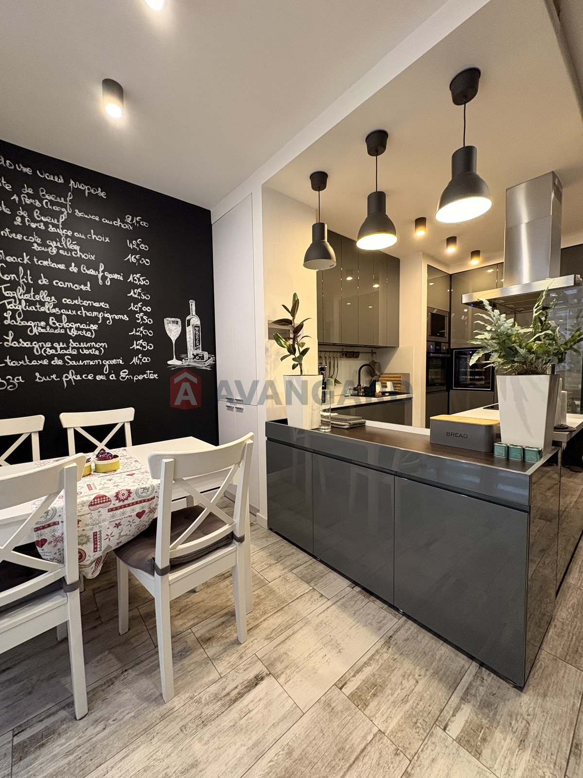 2 ��. ��������, 67/30/18 ��. �., 4/4 ������ ���� 25