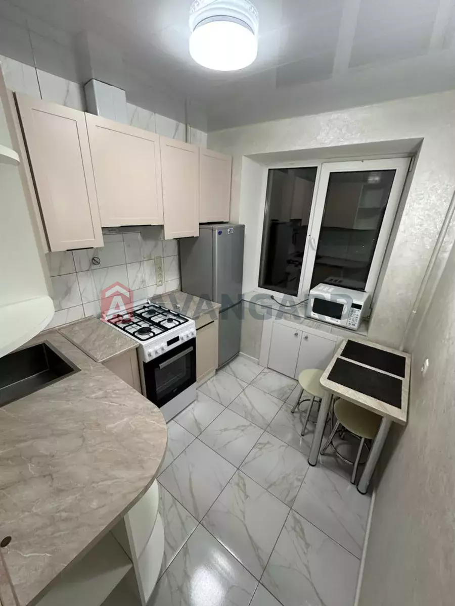 2 . , 45/-/7 . ., 8/9   7