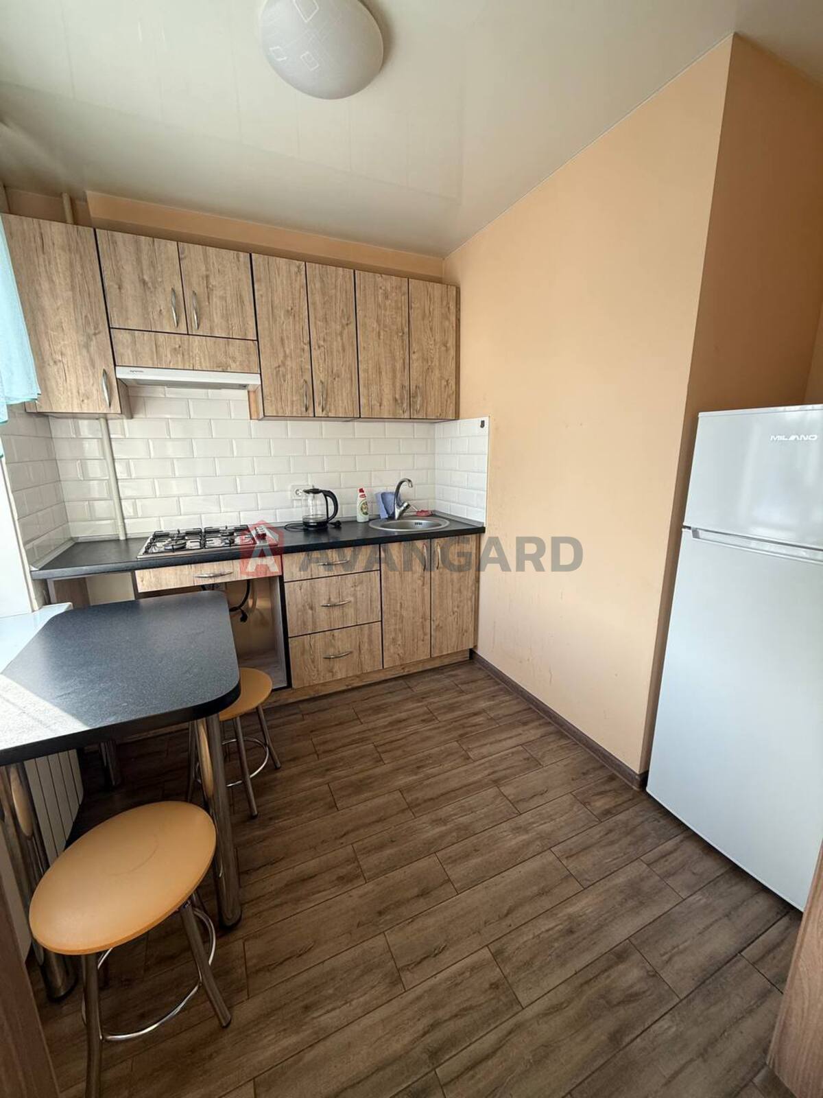 1 ����. ��������, 40/20/7 ��. �., 5/9 ���� ���� 11