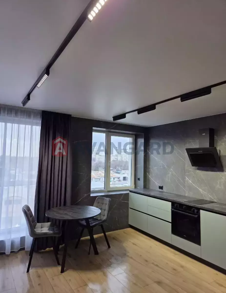 1 ����. ��������, 35/-/- ��. �., 9/10 ���� ���� 1