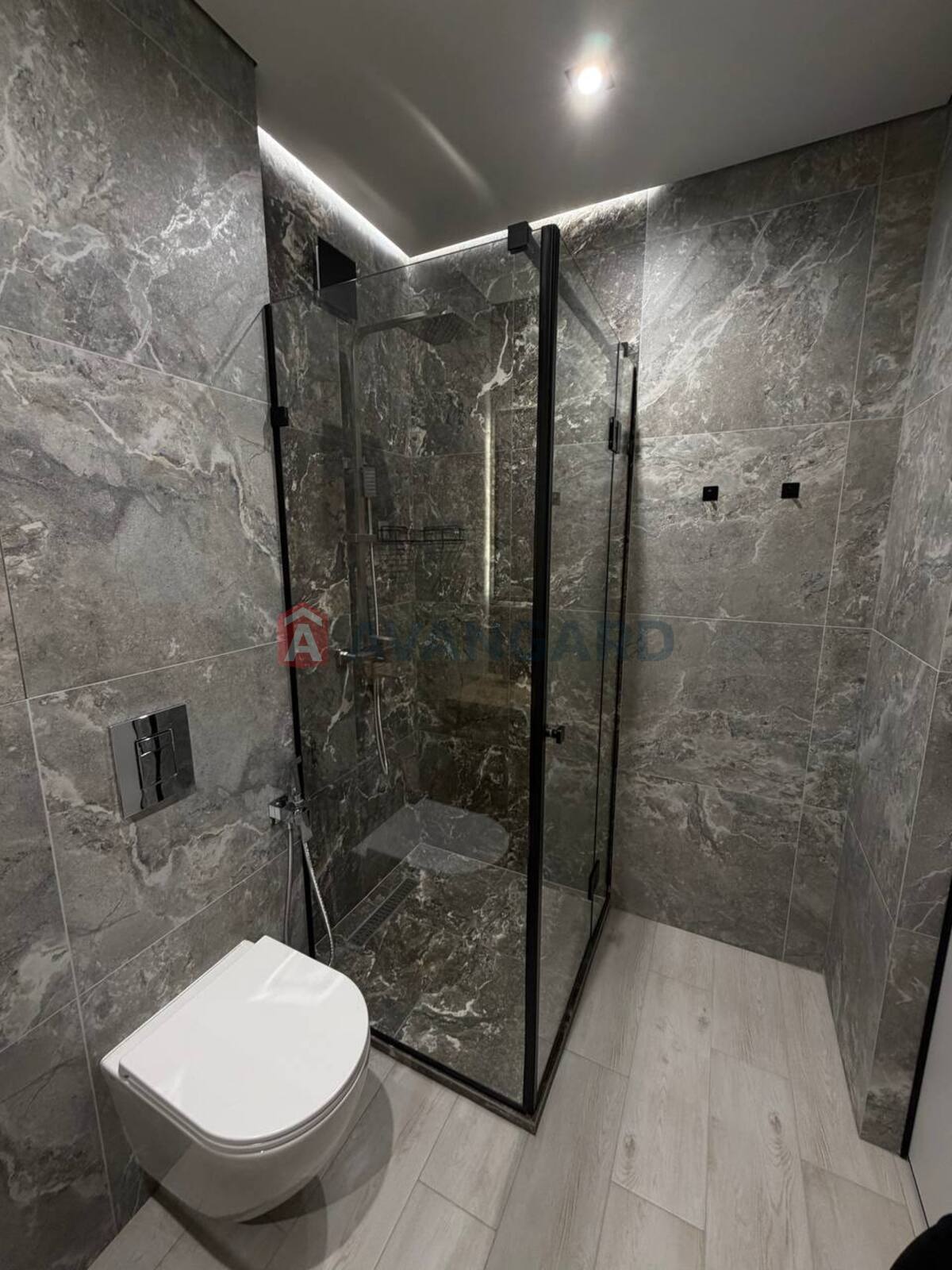 1 ����. ��������, 45/-/6 ��. �., 7/10 ���� ���� 8