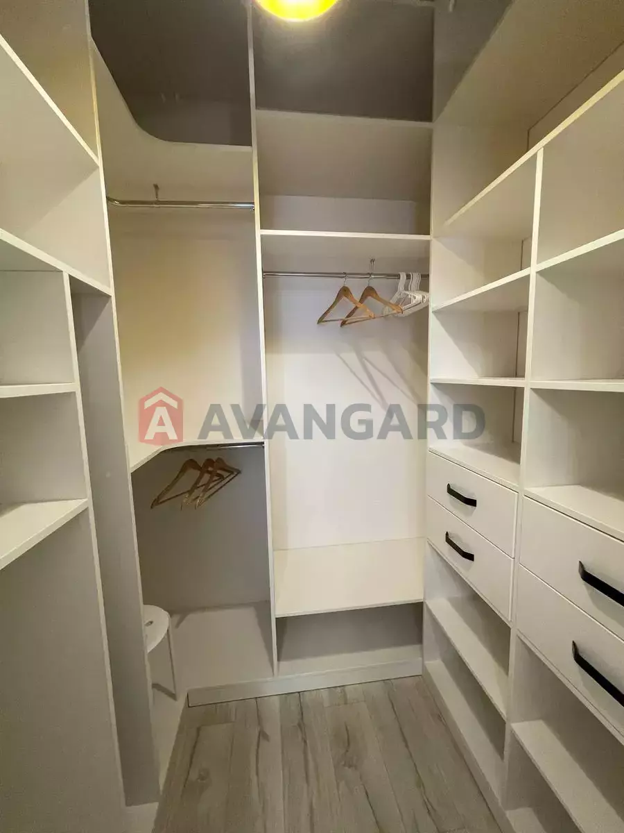 2 ��. ��������, 52/-/- ��. �., 6/10 ������ ���� 9