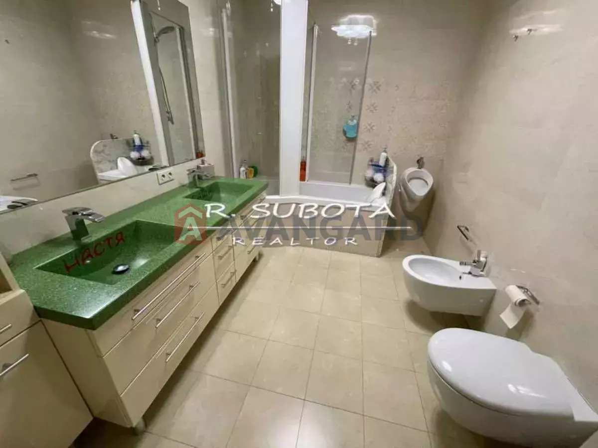 4 ����. ��������, 300/-/50 ��. �., 7/16 ���� ���� 22