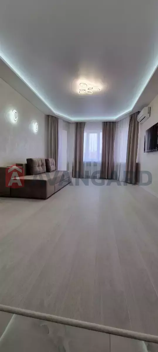 3 ��. ��������, 77/-/- ��. �., 6/11 ������ ���� 6