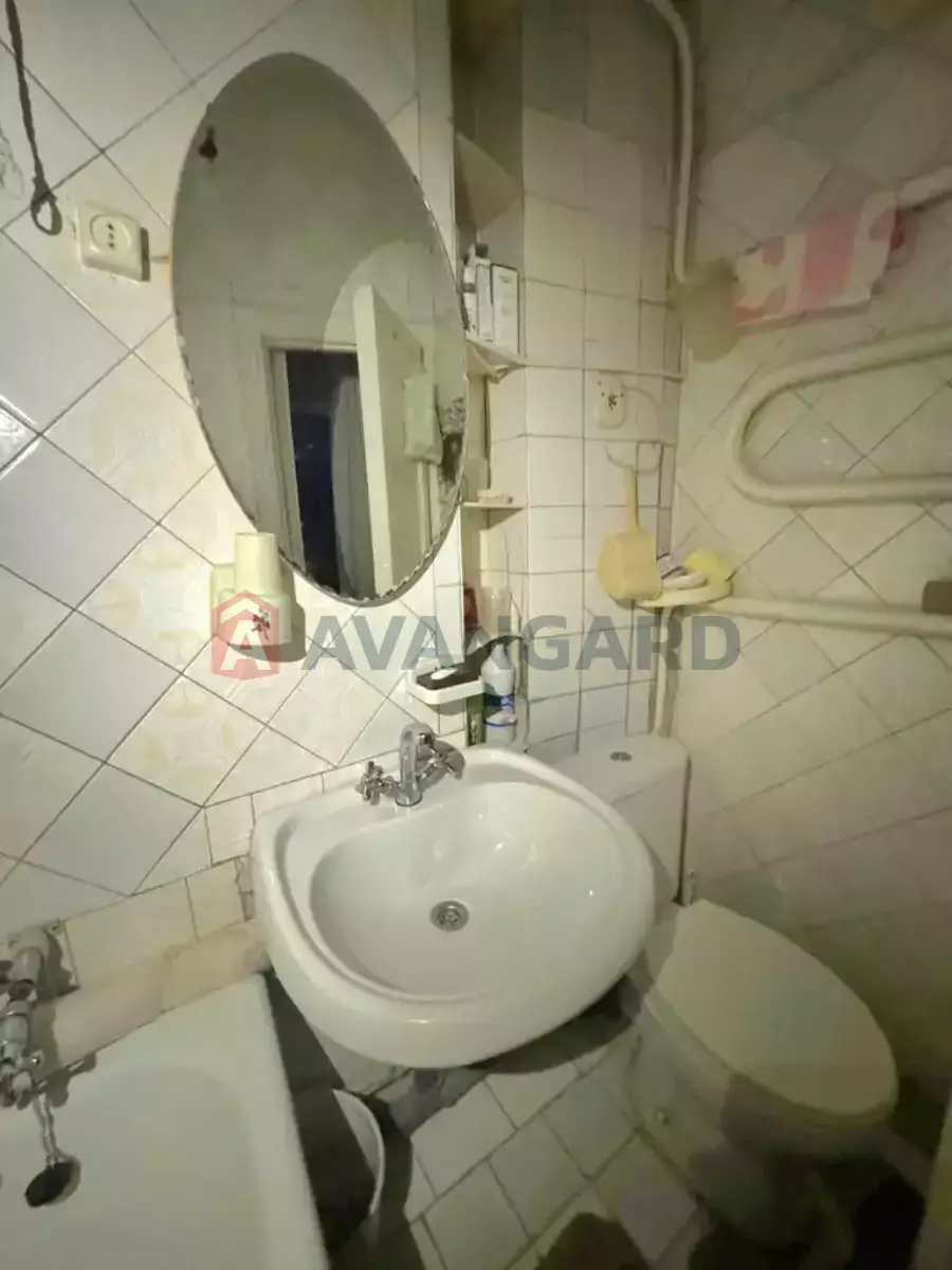 2 . , 42/-/- . ., 5/5   7