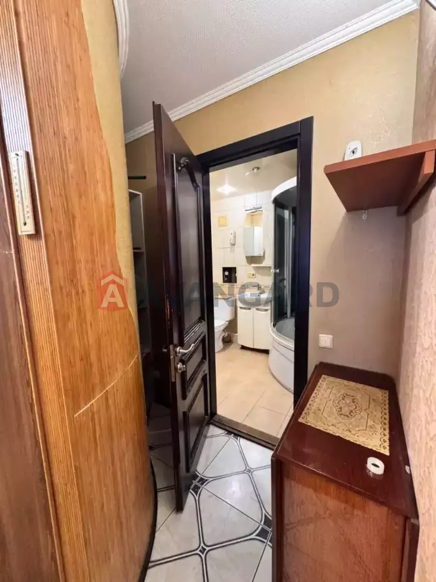 3 ����. ��������, 68/-/10 ��. �., 9/9 ���� ���� 10