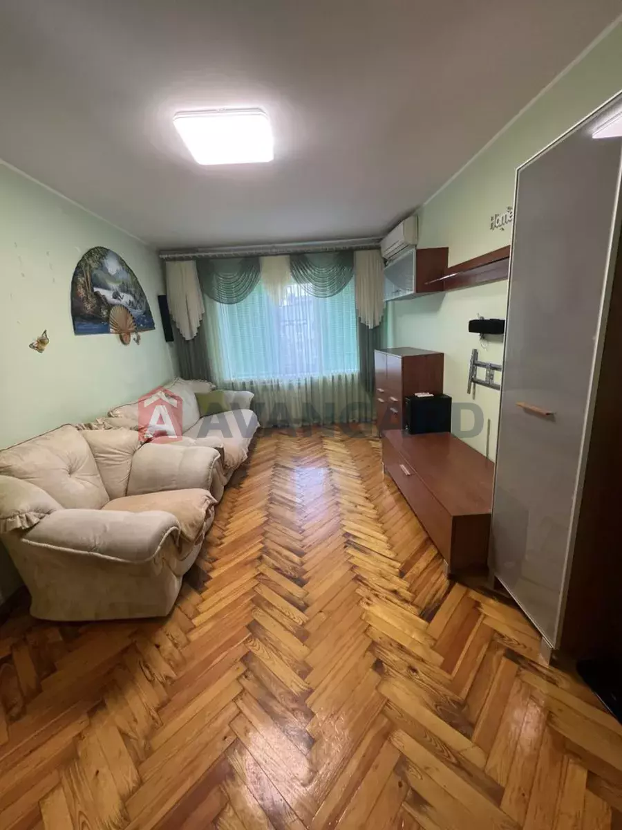 3 . , 71/-/7 . ., 8/9   7