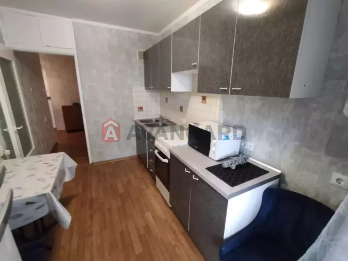 1 ��. ��������, 42/-/- ��. �., 8/12 ������ ���� 3