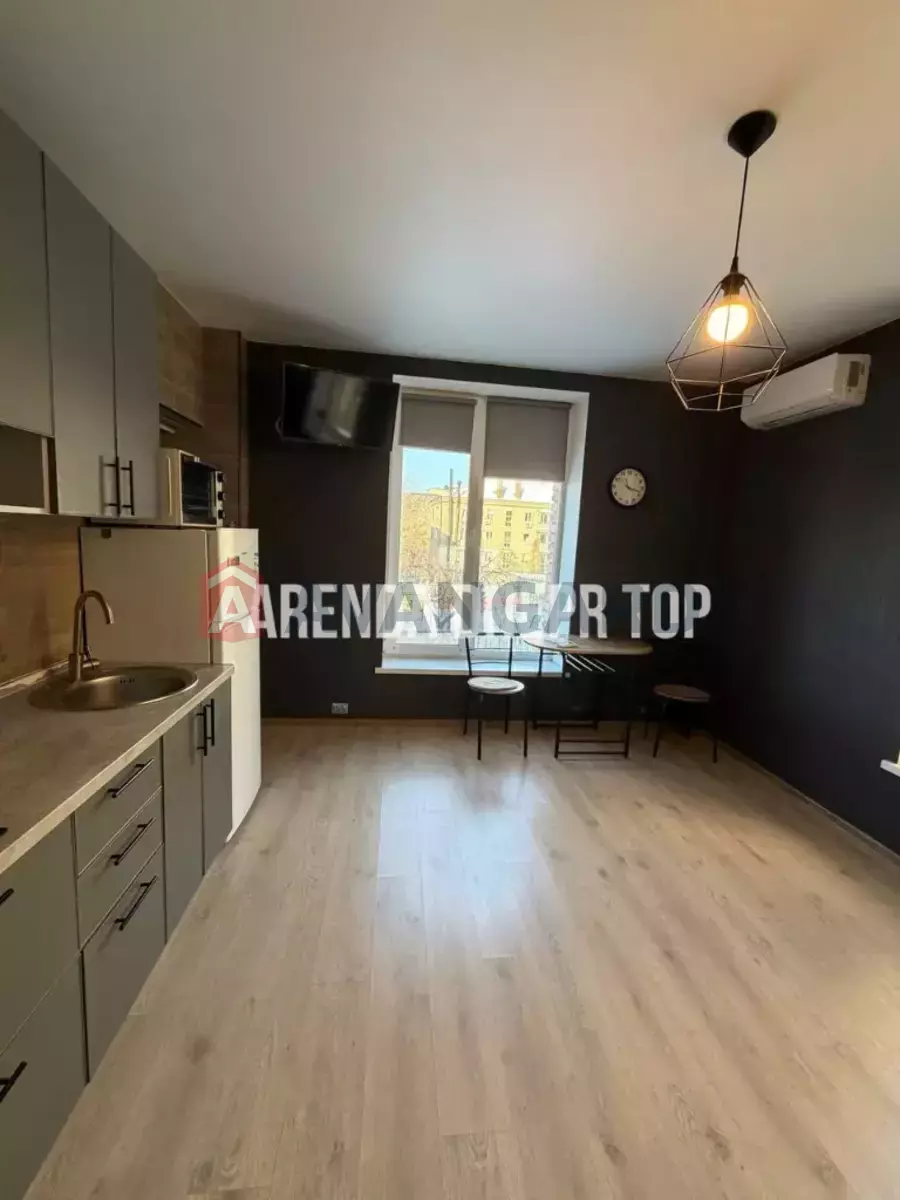 1 ��. ��������, 32/-/- ��. �., 2/5 ������ ���� 2