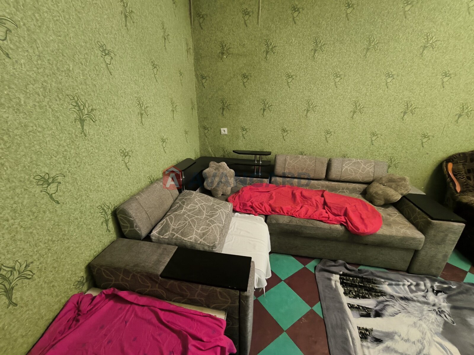 2 ��. ��������, 49/-/8 ��. �., 1/2 ������ ���� 4