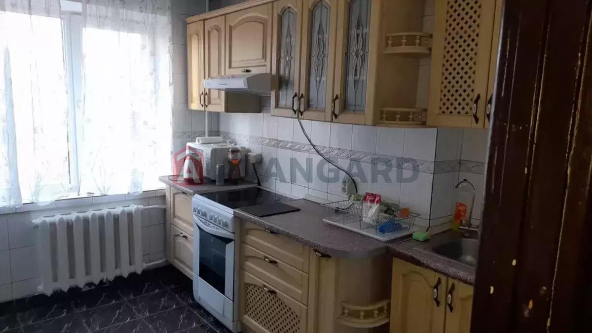 4 ��. ��������, 120/-/- ��. �., 8/12 ������ ���� 1