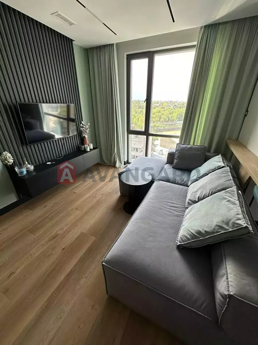 3 ��. ��������, 70/-/- ��. �., 11/12 ������ ���� 8