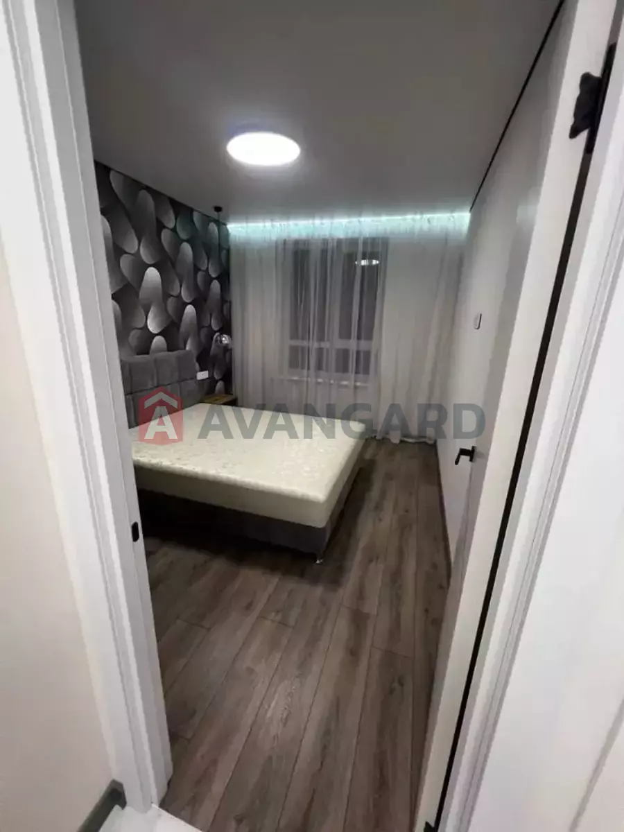 1 . , 44/-/- . ., 6/10   6