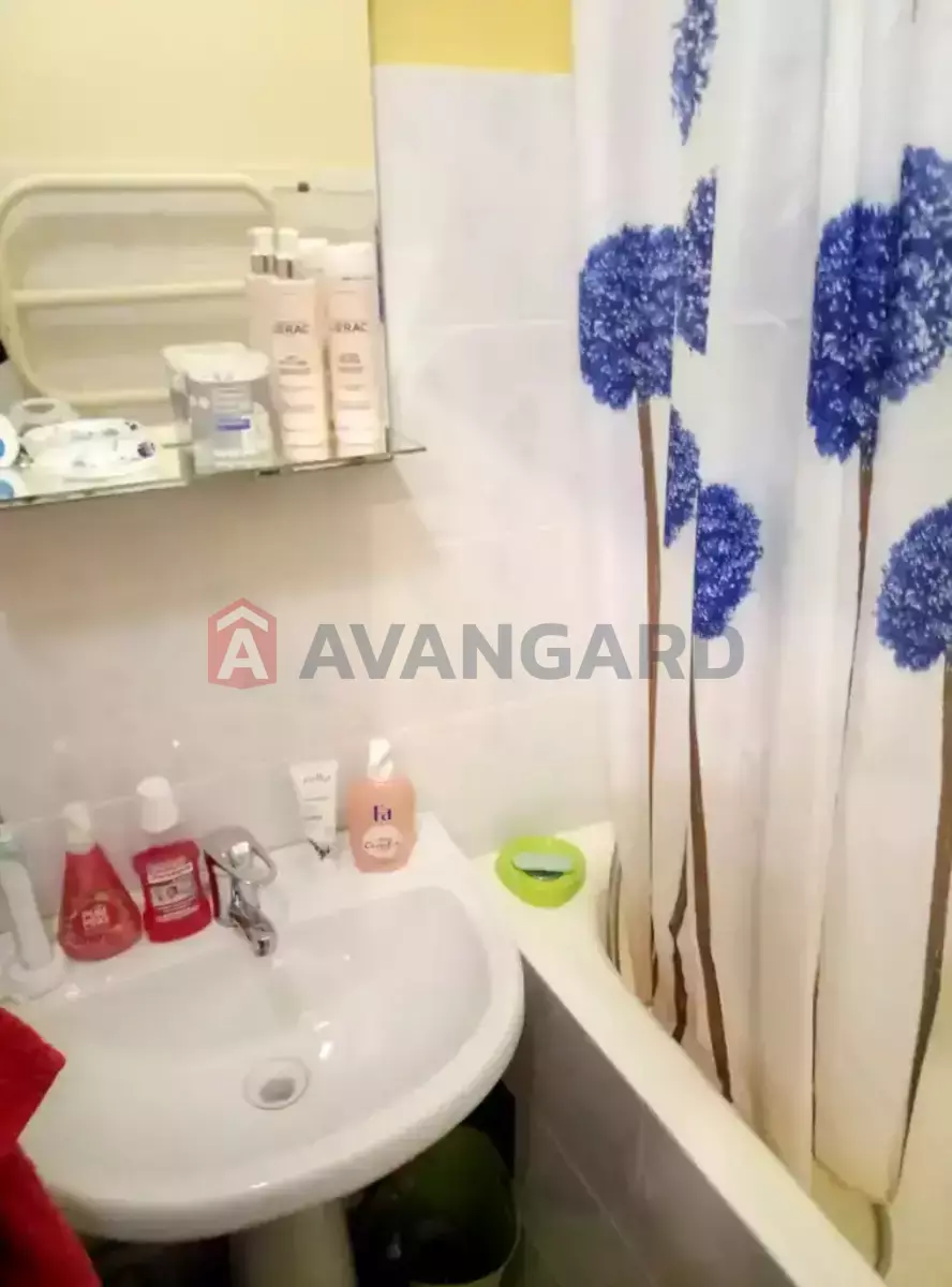 1 ��. ��������, 37/-/- ��. �., 2/4 ������ ���� 8