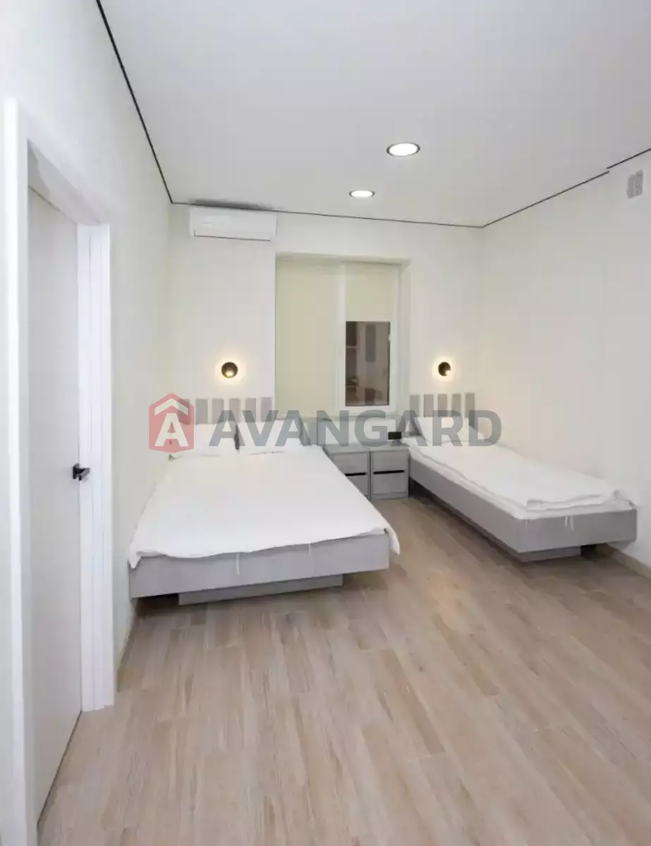 2 ��. ��������, 35/25/10 ��. �., 3/4 ������ ���� 4