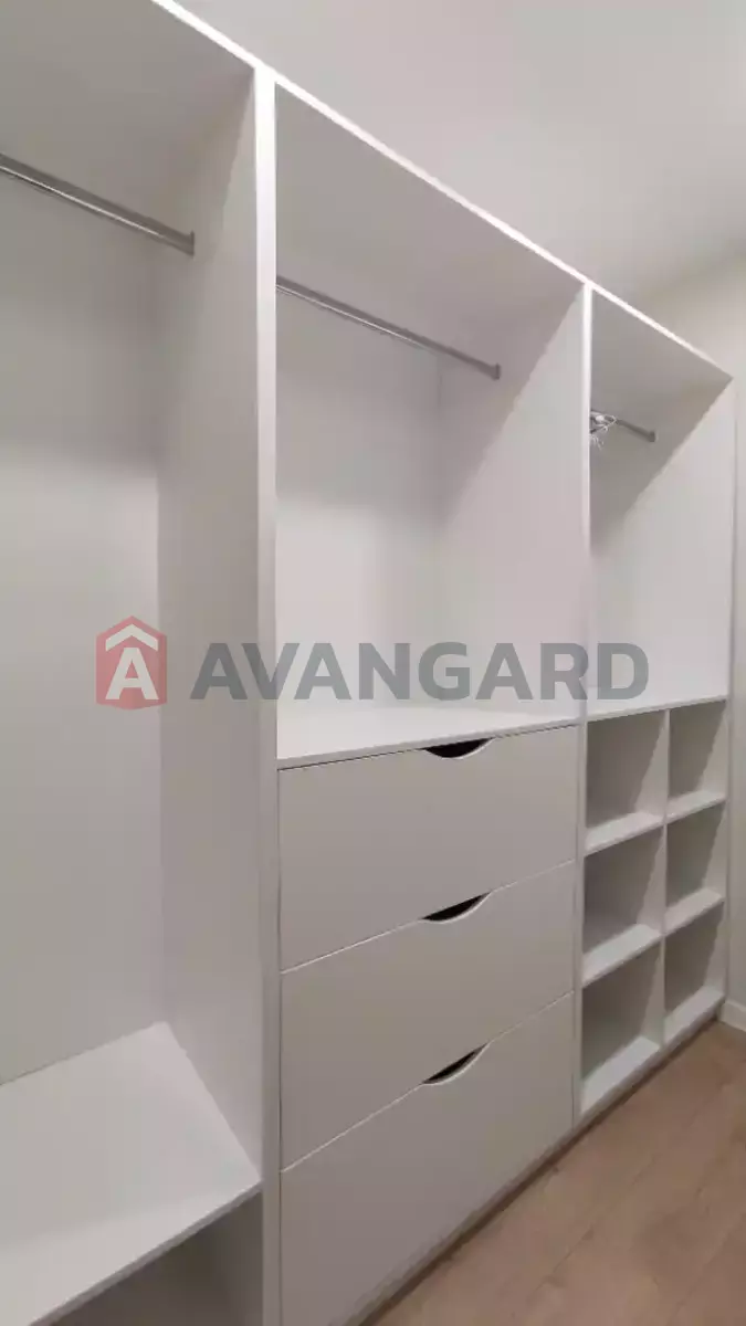 1 ��. ��������, 38/-/- ��. �., 10/15 ������ ���� 9