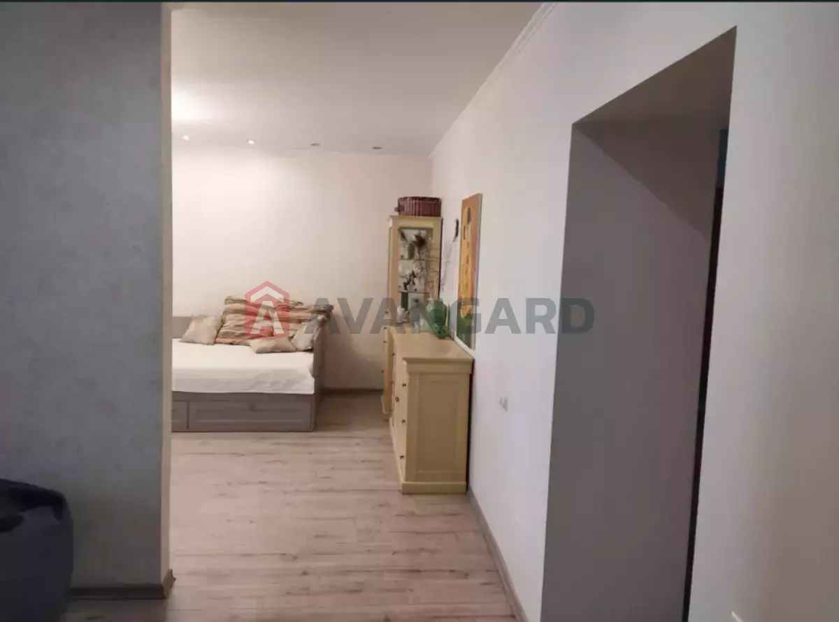 3 ��. ��������, 100/-/- ��. �., 13/17 ������ ���� 5