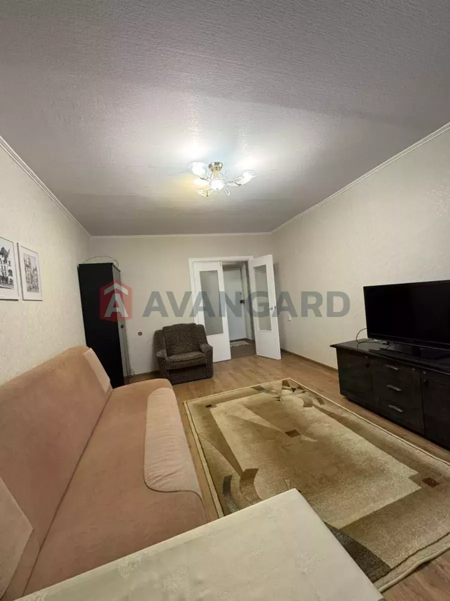 1 ��. ��������, 42/-/9 ��. �., 8/14 ������ ���� 6