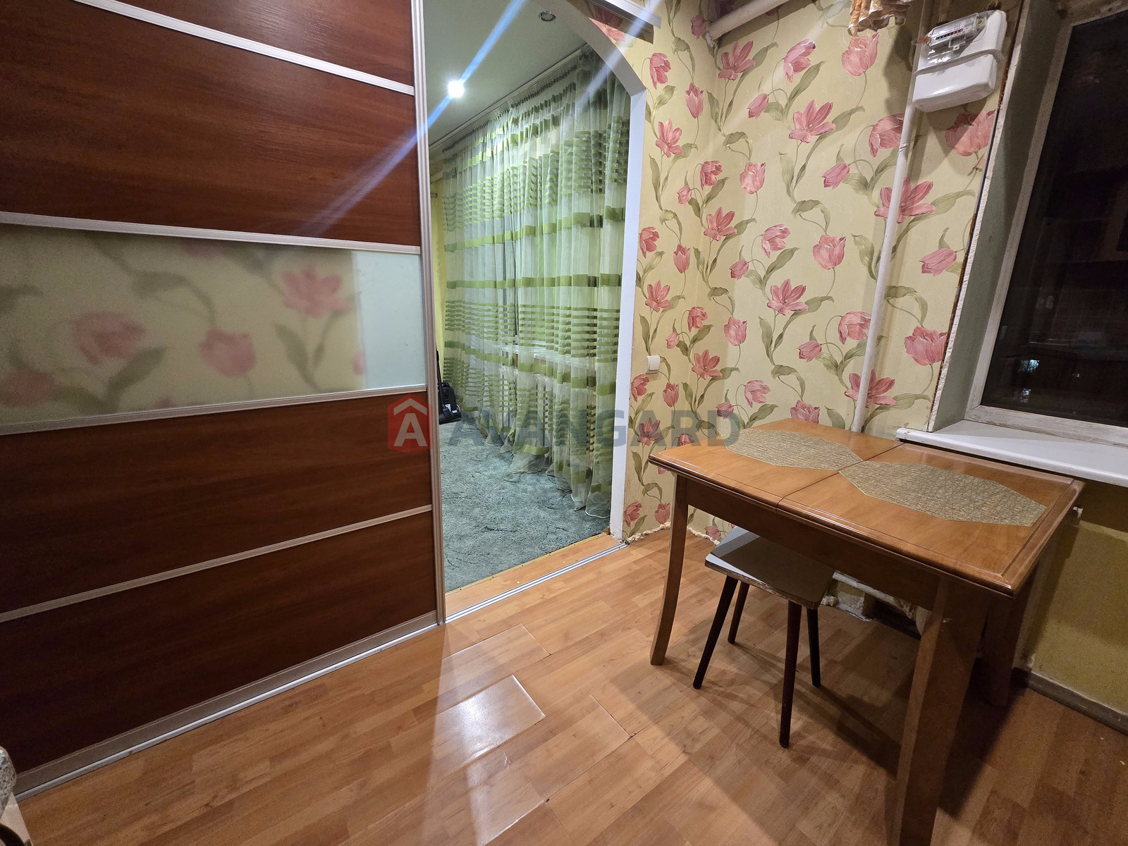 1 ����. ��������, 32/-/- ��. �., 5/5 ���� ���� 7