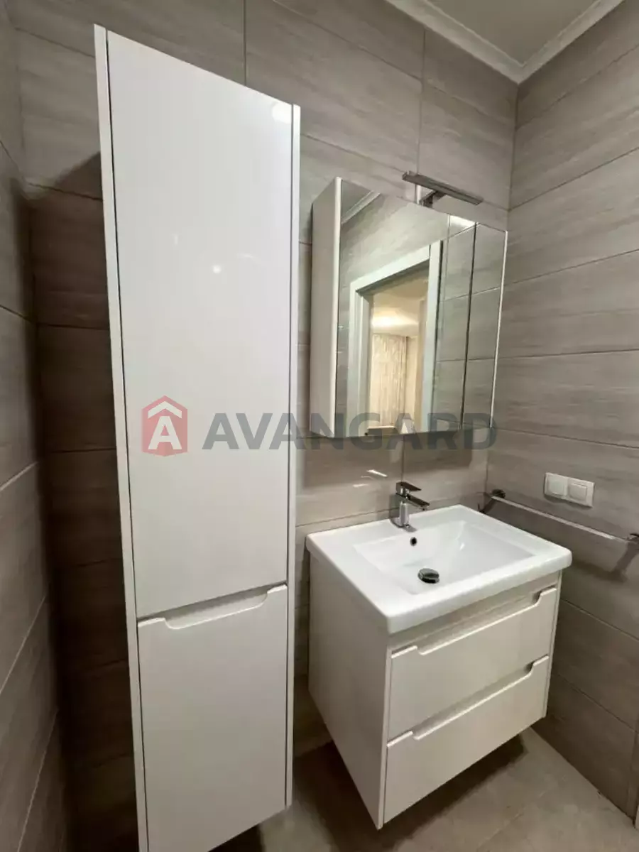 1 ����. ��������, 44/15/20 ��. �., 8/10 ���� ���� 6