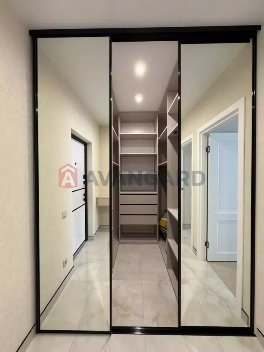 2 ����. ��������, 45/-/- ��. �., 8/10 ���� ���� 8