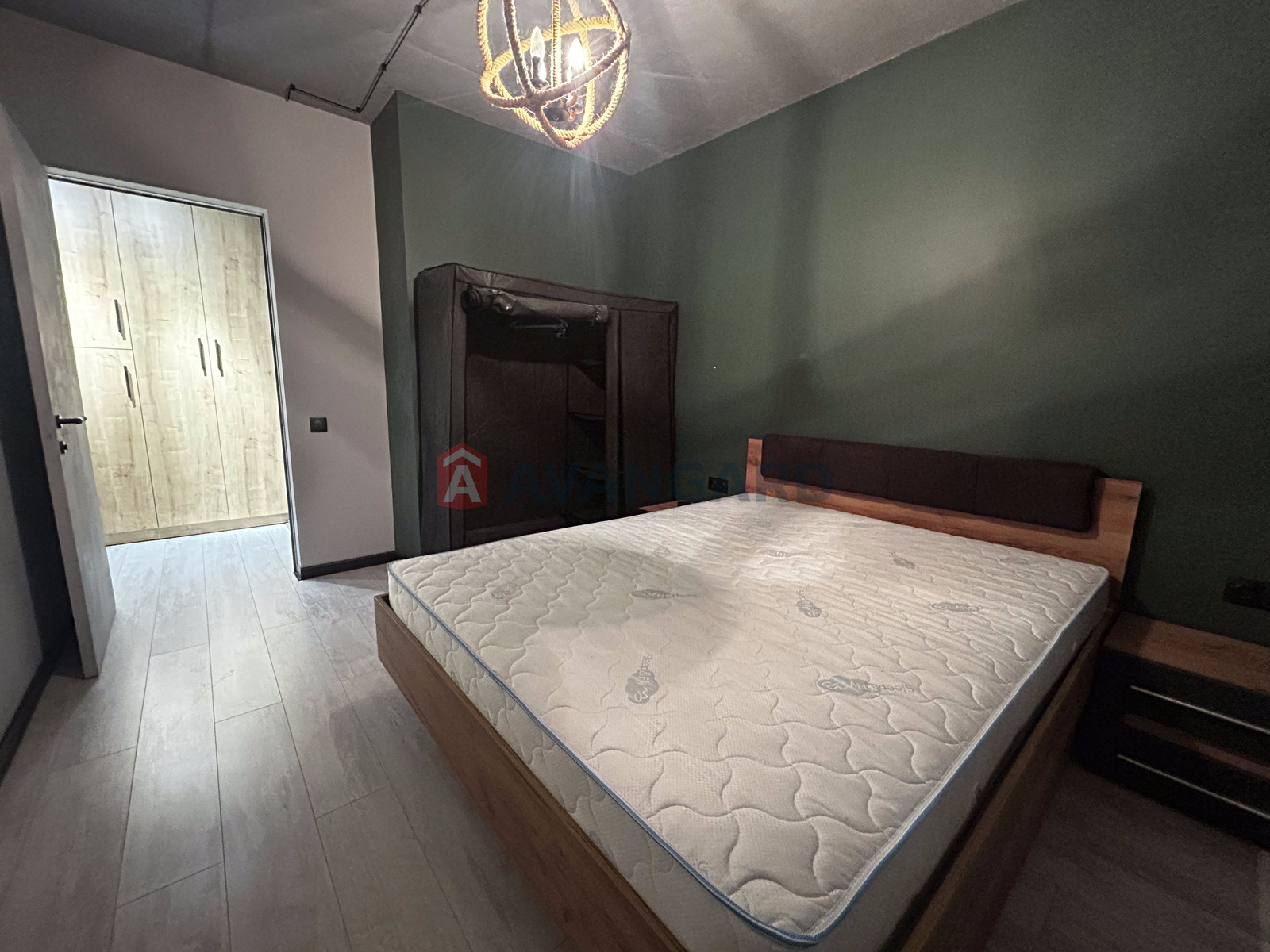 2 ��. ��������, 100/33/40 ��. �., 10-11/11 ������ ���� 10