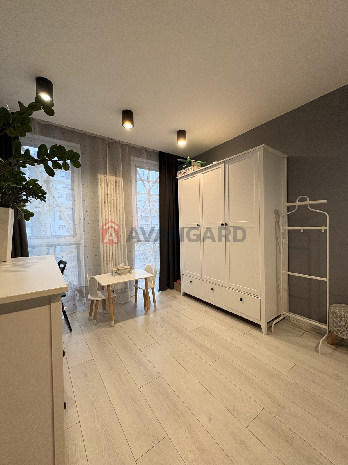 2 ��. ��������, 67/30/18 ��. �., 4/4 ������ ���� 17