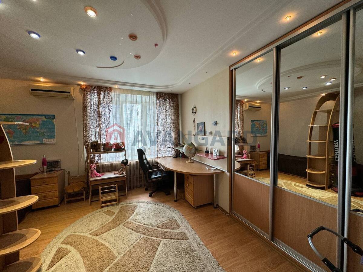 3 ��. ��������, 125/-/12 ��. �., 9/14 ������ ���� 7