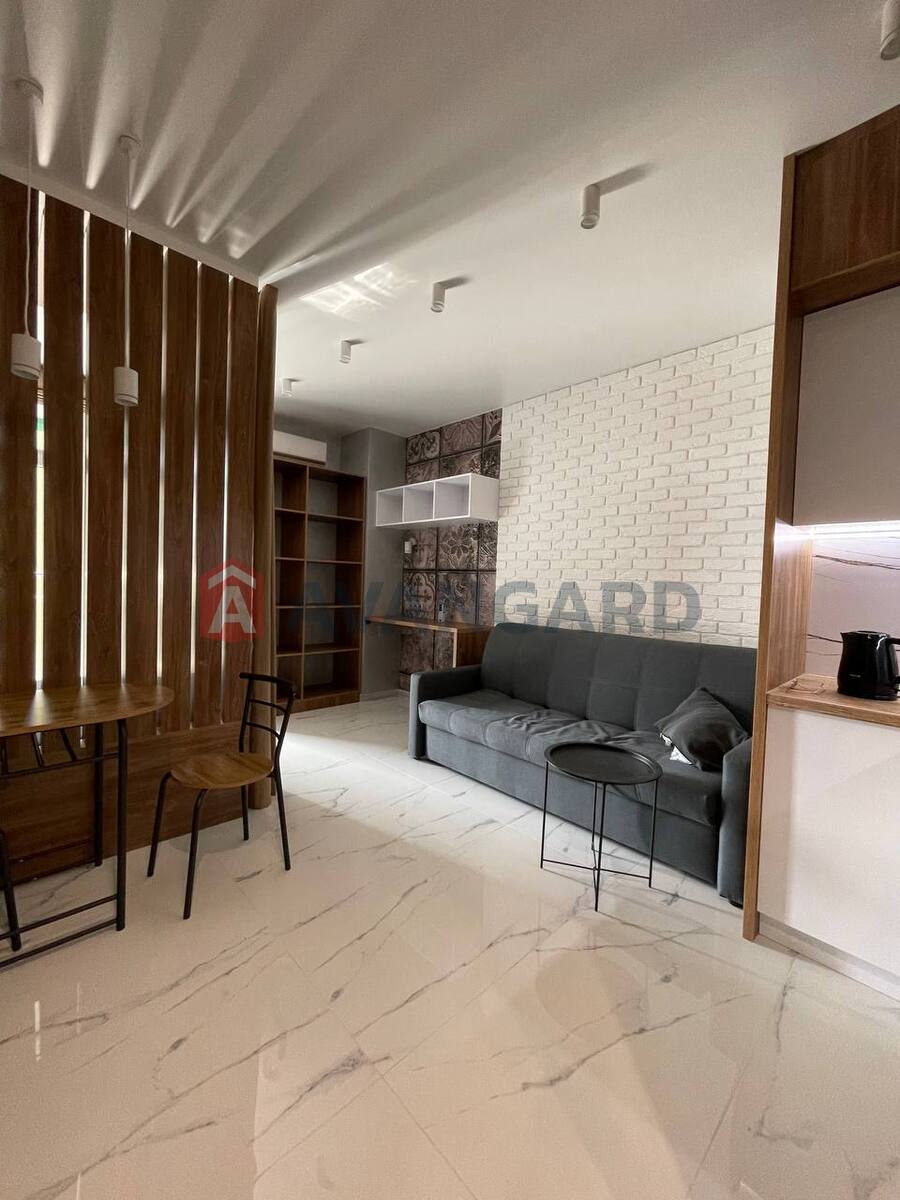 1 ����. ��������, 44/-/24 ��. �., 12/13 ���� ���� 4