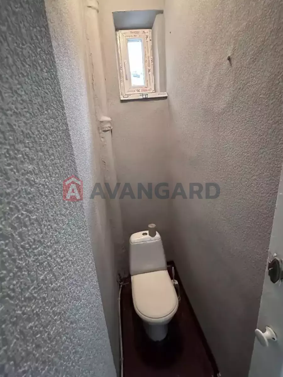 4 ��. ��������, 71/-/- ��. �., 2/5 ������ ���� 7