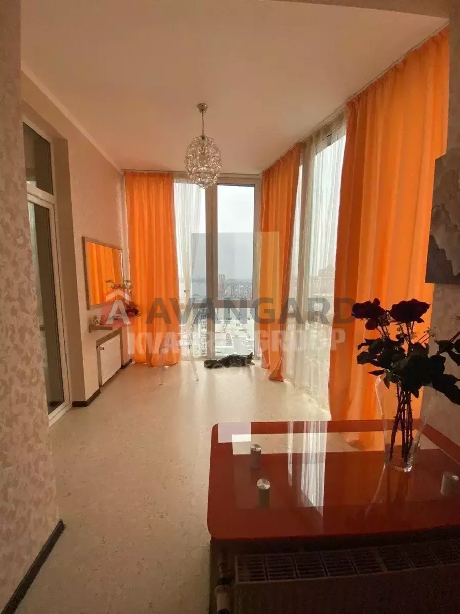 2 ��. ��������, 70/-/- ��. �., 16/17 ������ ���� 8