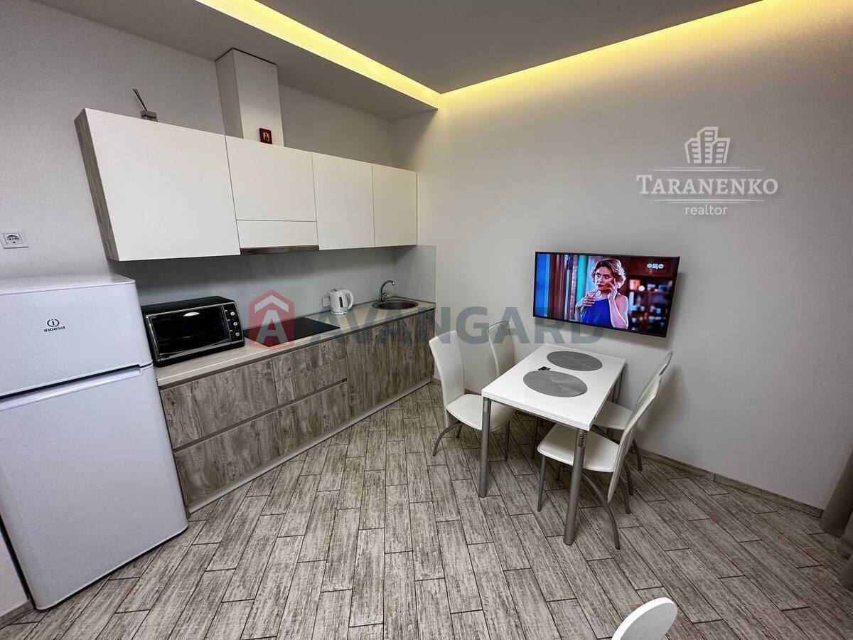 1 ����. ��������, 40/-/10 ��. �., 9/24 ���� ���� 3