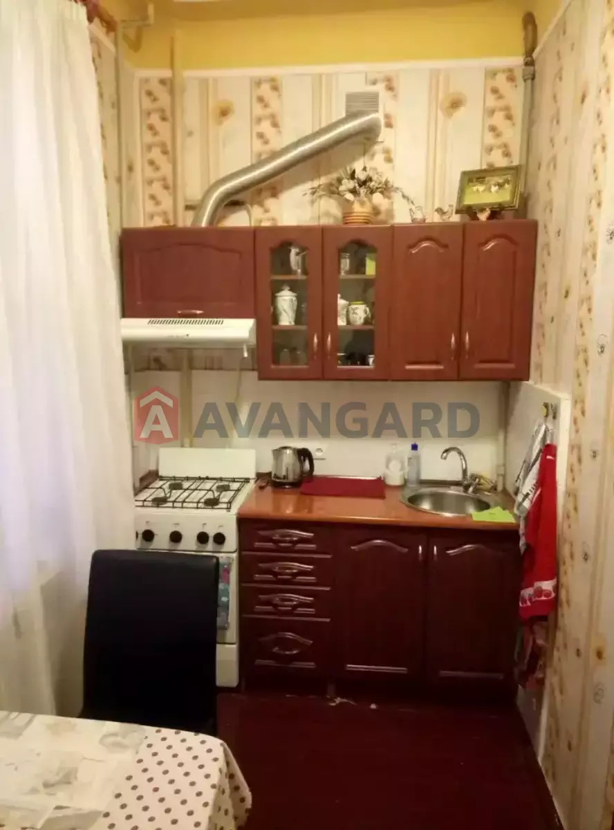 1 ��. ��������, 37/-/- ��. �., 2/4 ������ ���� 11