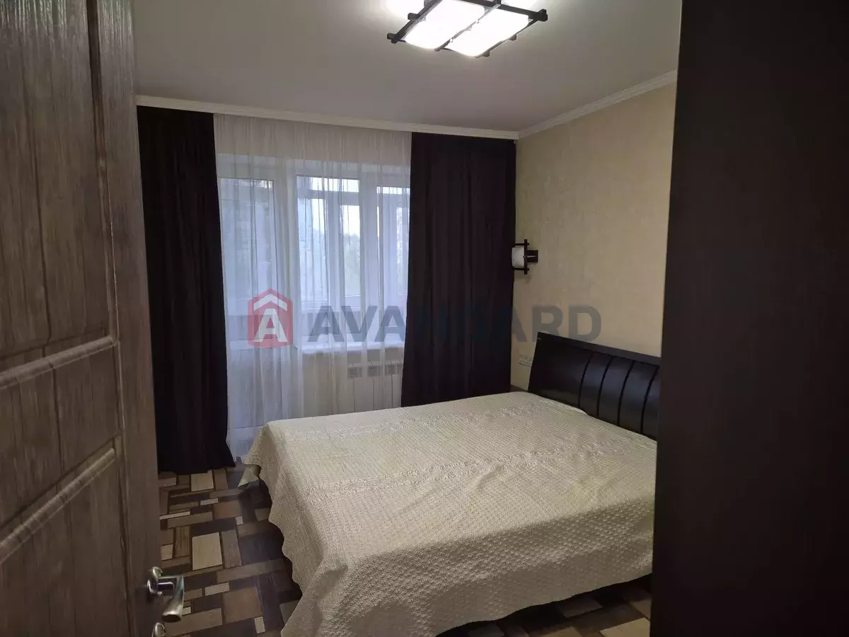 3 ��. ��������, 70/-/10 ��. �., 5/10 ������ ���� 7