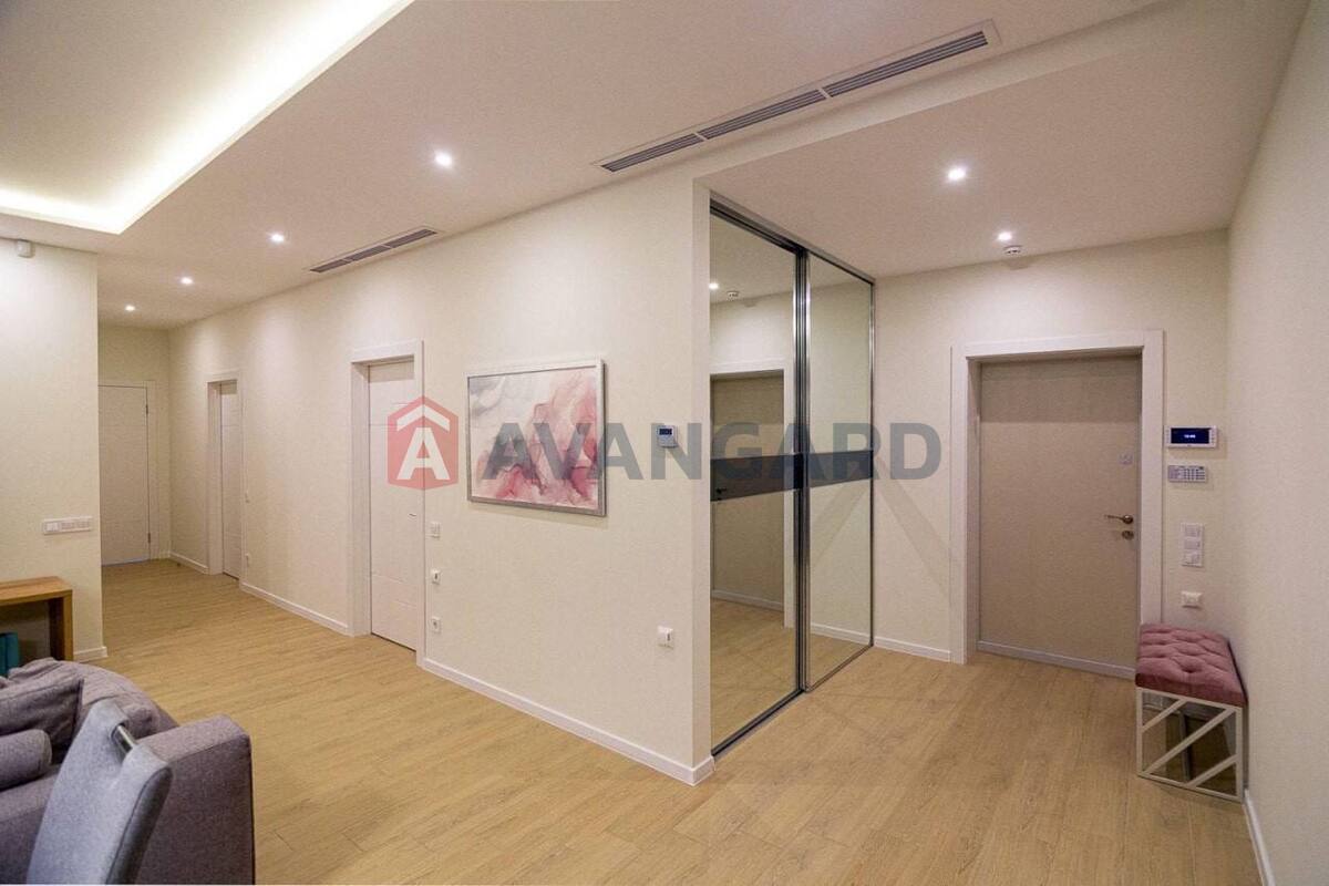 3 ��. ��������, 100/-/- ��. �., 21/22 ������ ���� 9