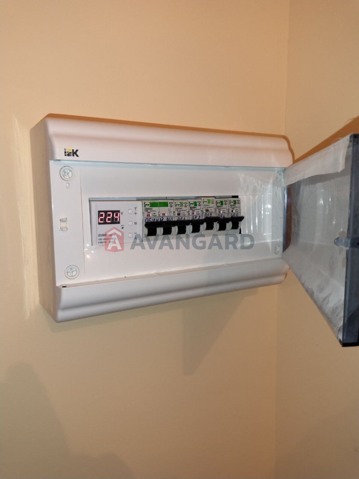 1 ����. ��������, 32/18/8 ��. �., 3/9 ���� ���� 9