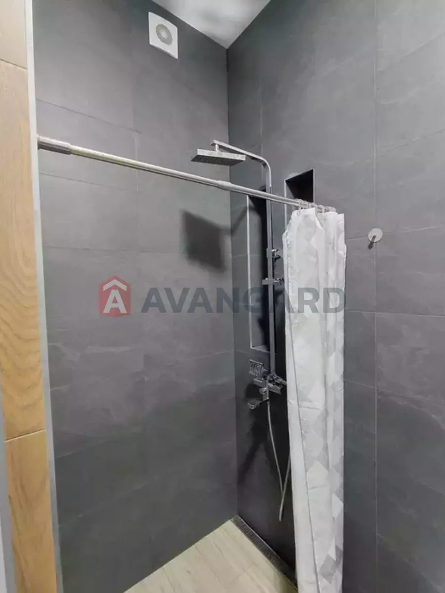 1 ��. ��������, 43/-/20 ��. �., 10/15 ������ ���� 7