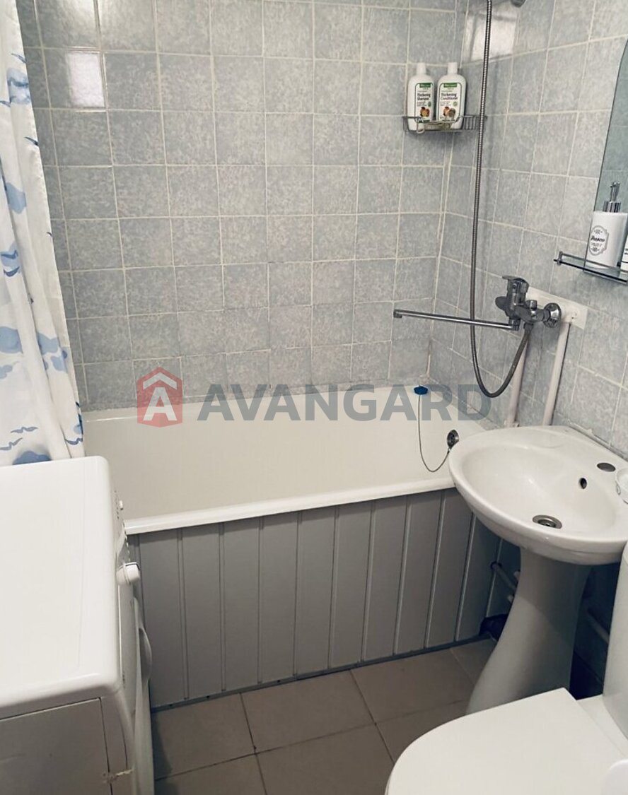 2 ��. ��������, 44/-/6 ��. �., 4/5 ������ ���� 5