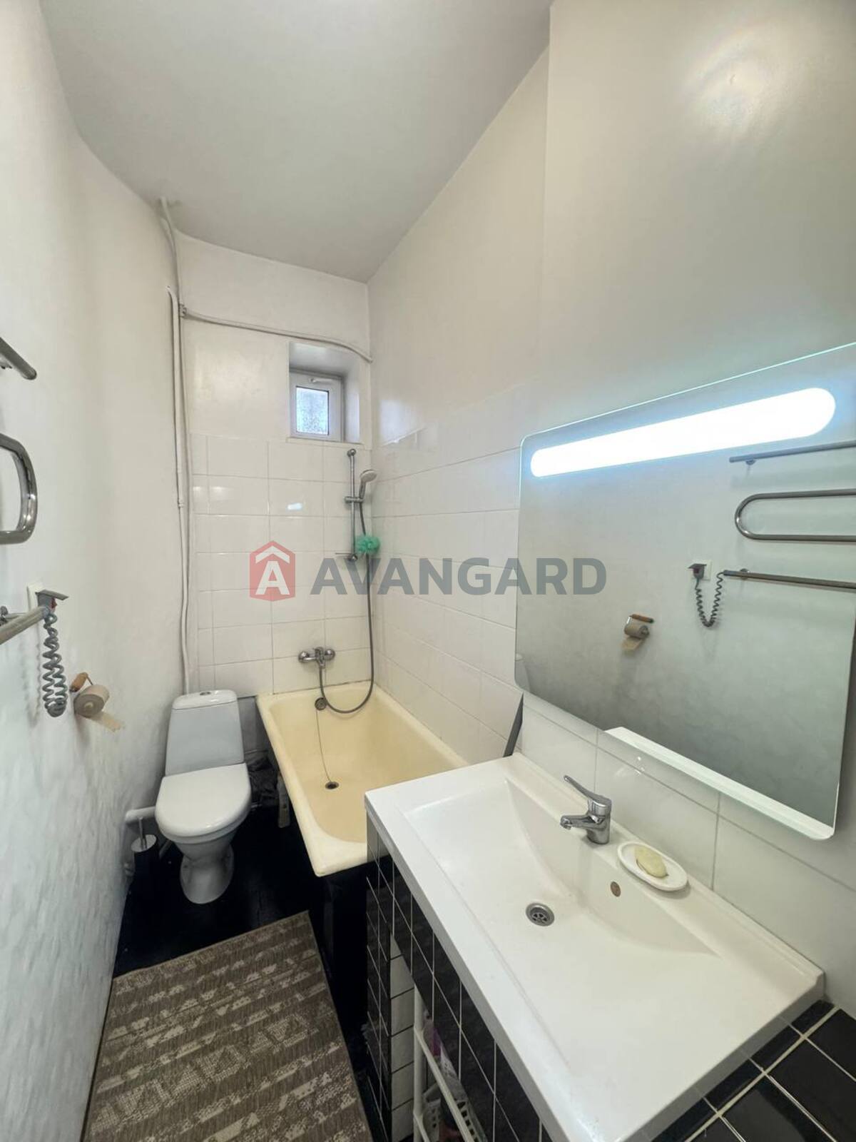 2 ��. ��������, 46/-/8 ��. �., 1/2 ������ ���� 13