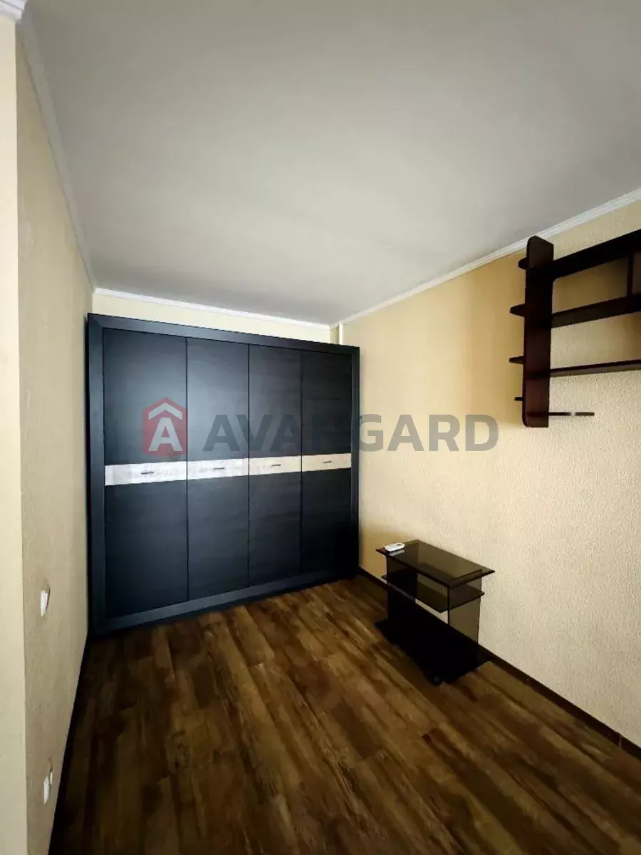 1 ����. ��������, 40/-/8 ��. �., 4/16 ���� ���� 8