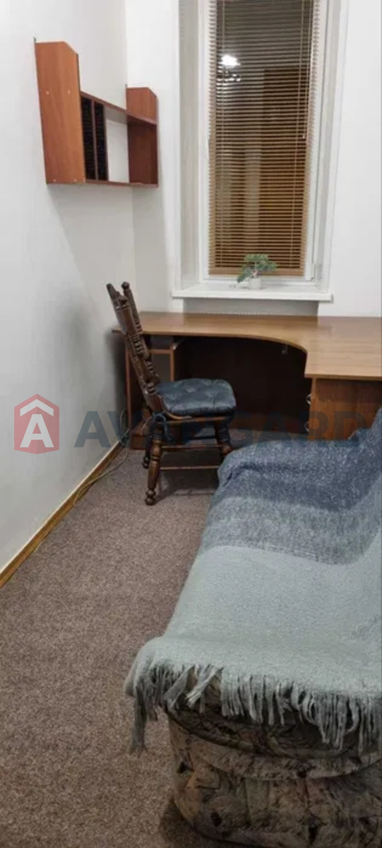 4 ��. ��������, 90/-/10 ��. �., 3/3 ������ ���� 4