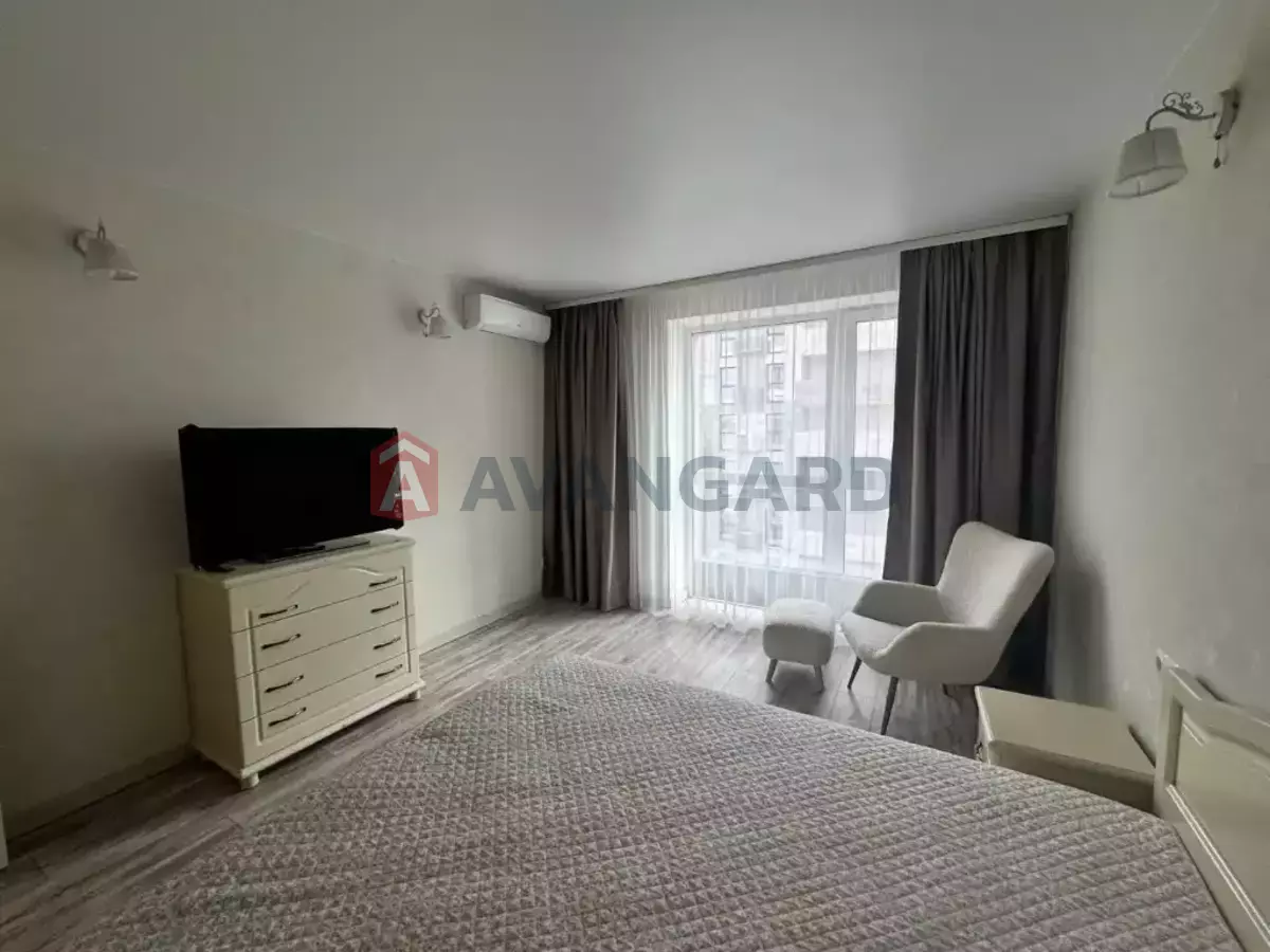 1 ��. ��������, 43/20/15 ��. �., 8/10 ������ ���� 8