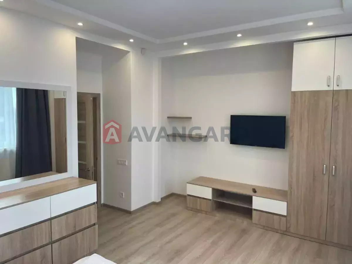 2 ����. ��������, 77/-/- ��. �., 11/24 ���� ���� 8