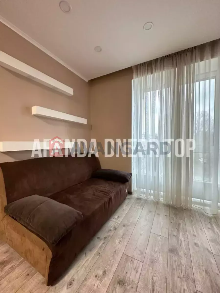 1 ��. ��������, 50/-/- ��. �., 6/10 ������ ���� 4