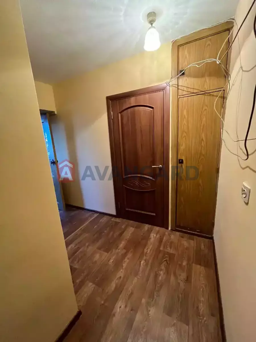 2 ��. ��������, 43/-/- ��. �., 3/4 ������ ���� 9