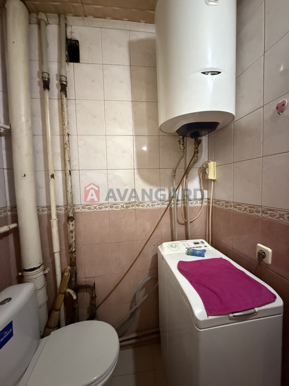 2 ����. ��������, 47/28/8 ��. �., 8/9 ���� ���� 10